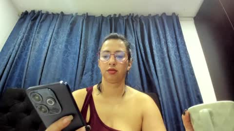 Snapshot of _emma_loyd_ chatting on December 3, 11:13 pm Emma online show from December 3, 11:13 pm