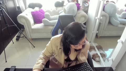 Snapshot of _emma_loyd_ chatting on December 17, 3:06 pm Emma online show from December 17, 3:06 pm