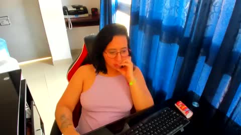 Snapshot of _emma_loyd_ chatting on February 10, 10:30 pm Emma online show from February 10, 10:30 pm