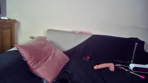 Emma Sugar online show from May 14, 9:42 pm