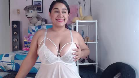 Emily Valencia online show from March 9, 2:07 am