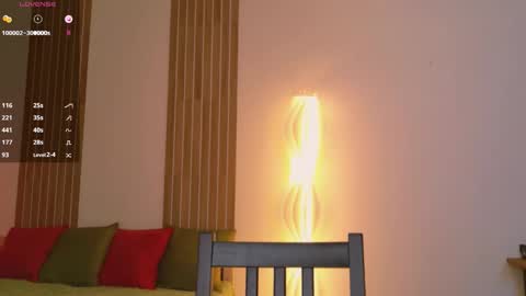 _esmeraldiyaa_ online show from March 15, 5:15 pm