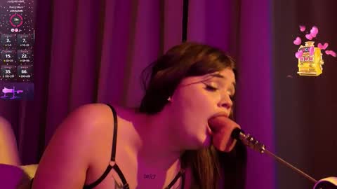 _evalane online show from October 3, 8:08 am