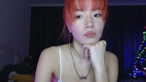 Snapshot of _eve____ chatting on December 8, 3:24 pm EveEva online show from December 8, 3:24 pm