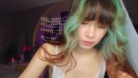 EveEva online show from November 4, 2:49 am