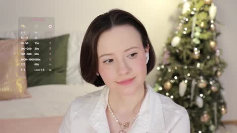 Snapshot of _female_essence_ chatting on January 12, 11:36 pm Essie online show from January 12, 11:36 pm