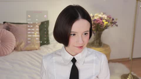 Snapshot of _female_essence_ chatting on December 11, 9:55 pm Essie online show from December 11, 9:55 pm