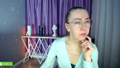 _greybunny_ online show from January 29, 7:57 am