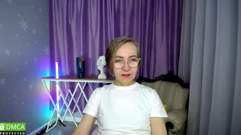 _greybunny_ online show from October 22, 11:48 am