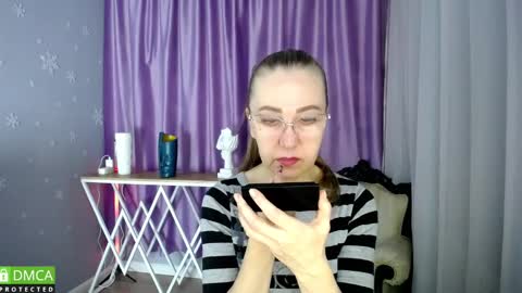_greybunny_ online show from March 10, 7:11 am