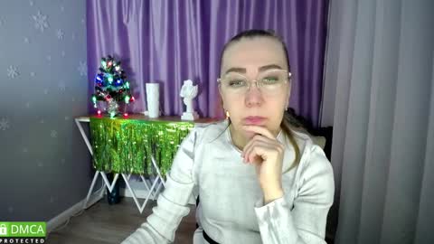 _greybunny_ online show from January 4, 9:10 am