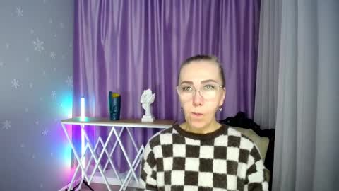 _greybunny_ online show from September 14, 11:19 am