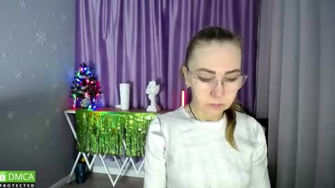 _greybunny_ online show from January 14, 8:09 am