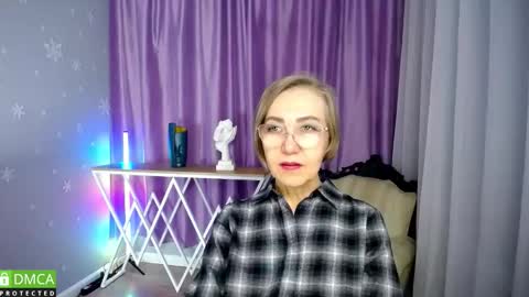 _greybunny_ online show from October 23, 11:49 am