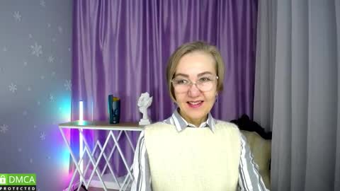 _greybunny_ online show from October 10, 6:51 am