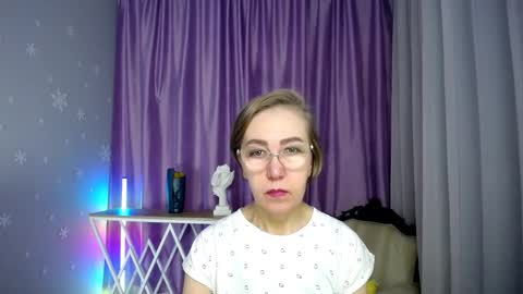 _greybunny_ online show from November 14, 9:53 am