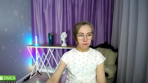 _greybunny_ online show from October 19, 9:55 am