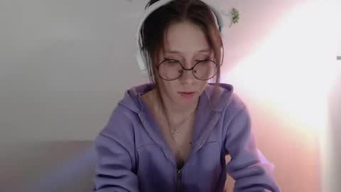 Hannaolotl online show from May 18, 1:17 pm