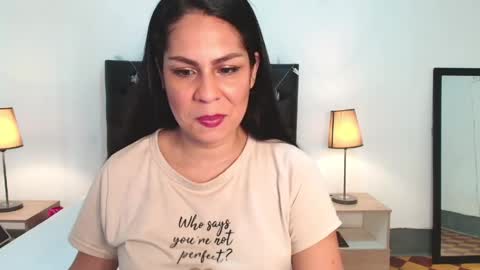 Isabel online show from March 29, 2:27 pm