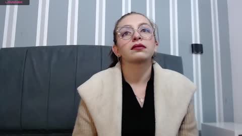 Snapshot of _isaabellaa chatting on January 3, 11:03 am Isa online show from January 3, 11:03 am