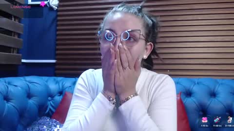 Snapshot of _isaabellaa chatting on February 17, 11:34 am Isa online show from February 17, 11:34 am