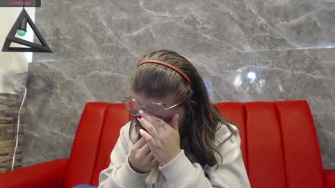 Snapshot of _isaabellaa chatting on December 3, 11:43 am Isa online show from December 3, 11:43 am