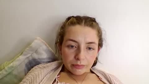 Isa online show from May 5, 4:43 pm