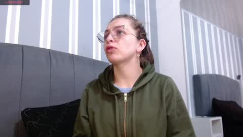 Snapshot of _isaabellaa chatting on December 14, 11:29 am Isa online show from December 14, 11:29 am