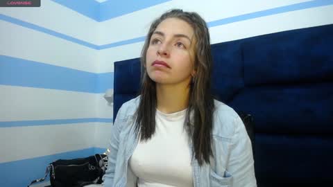 Snapshot of _isaabellaa chatting on February 8, 11:22 am Isa online show from February 8, 11:22 am