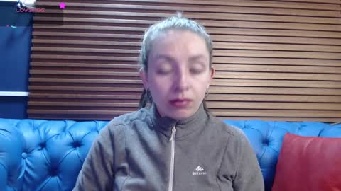 Snapshot of _isaabellaa chatting on February 13, 11:39 am Isa online show from February 13, 11:39 am