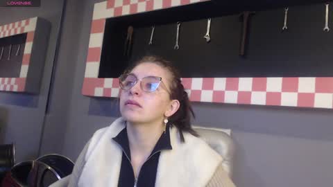 Snapshot of _isaabellaa chatting on December 2, 11:44 am Isa online show from December 2, 11:44 am