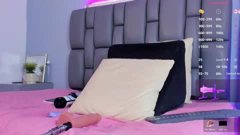 Jasmine online show from October 25, 8:59 pm