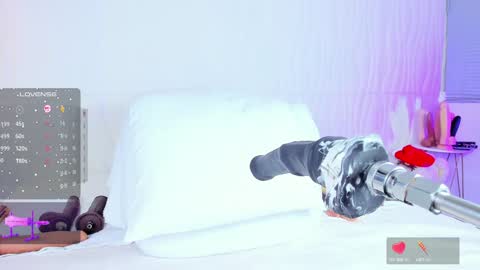 _jasminnee_ online show from December 31, 12:57 pm