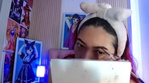 Mia online show from March 12, 1:03 pm