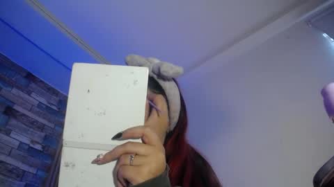 Mia online show from March 30, 1:00 pm