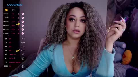 _just_a_queen_3 online show from March 11, 4:51 pm