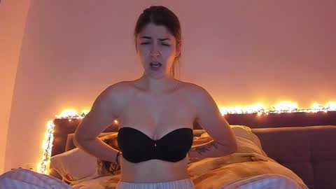 _just_a_simple_girl online show from January 8, 10:26 am