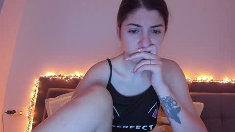 _just_a_simple_girl online show from January 10, 12:58 pm