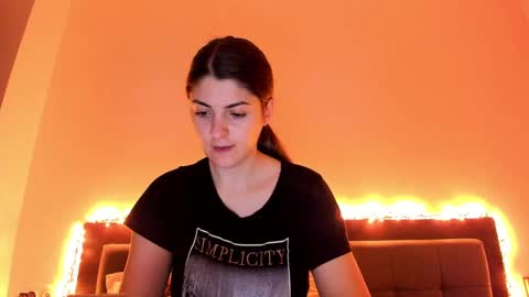 _just_a_simple_girl online show from January 3, 10:41 am