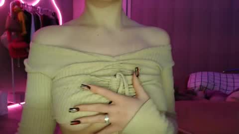 katemiller online show from December 17, 3:39 pm
