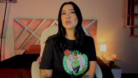 kelly online show from May 4, 12:31 pm