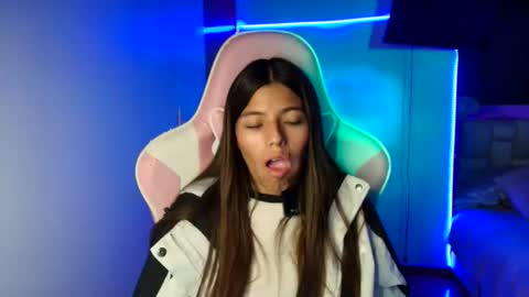 khloe sweet online show from May 7, 10:02 pm
