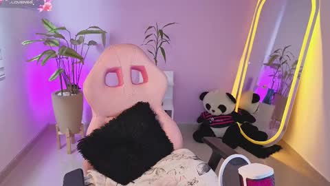 Kylie online show from October 15, 8:44 pm