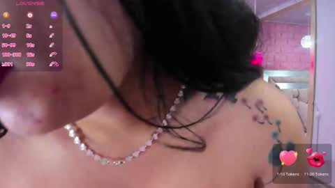 Laura online show from December 14, 1:06 pm