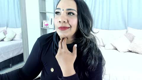 NAILHA SAJANI  online show from December 14, 1:16 pm