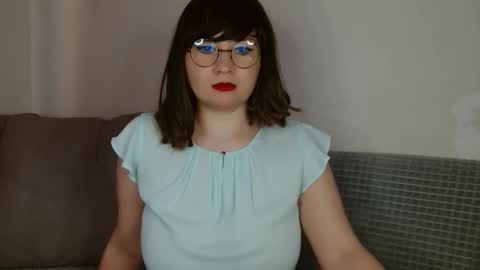 Snapshot of _lalilu_ chatting on January 6, 10:57 am _lalilu_ online show from January 6, 10:57 am