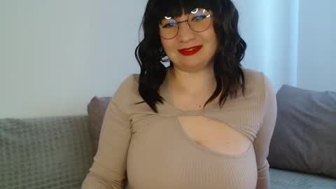 Snapshot of _lalilu_ chatting on February 4, 11:38 am _lalilu_ online show from February 4, 11:38 am