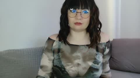 Snapshot of _lalilu_ chatting on February 18, 9:21 am _lalilu_ online show from February 18, 9:21 am