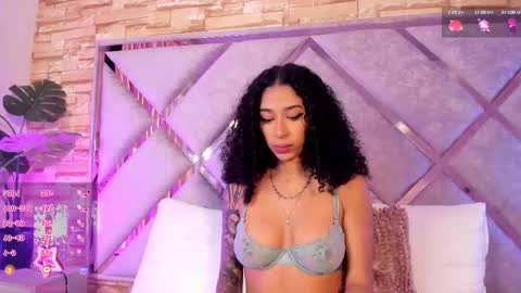 Snapshot of _lanna_jhonson_ chatting on October 17, 2:04 am Lanna online show from October 17, 2:04 am