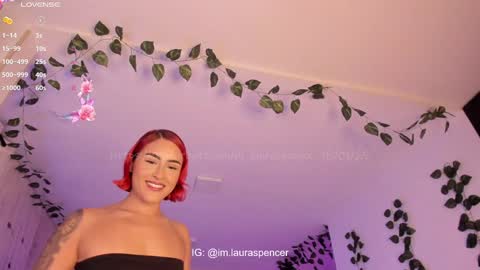 Snapshot of _lauraspencer_ chatting on January 18, 11:44 pm Laura online show from January 18, 11:44 pm